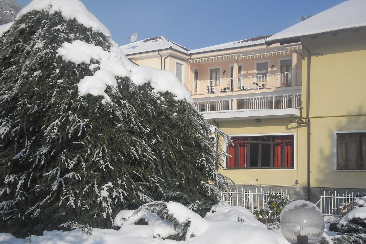 Hotel L'Ostu Del Povr-Om Pinasca Exterior foto